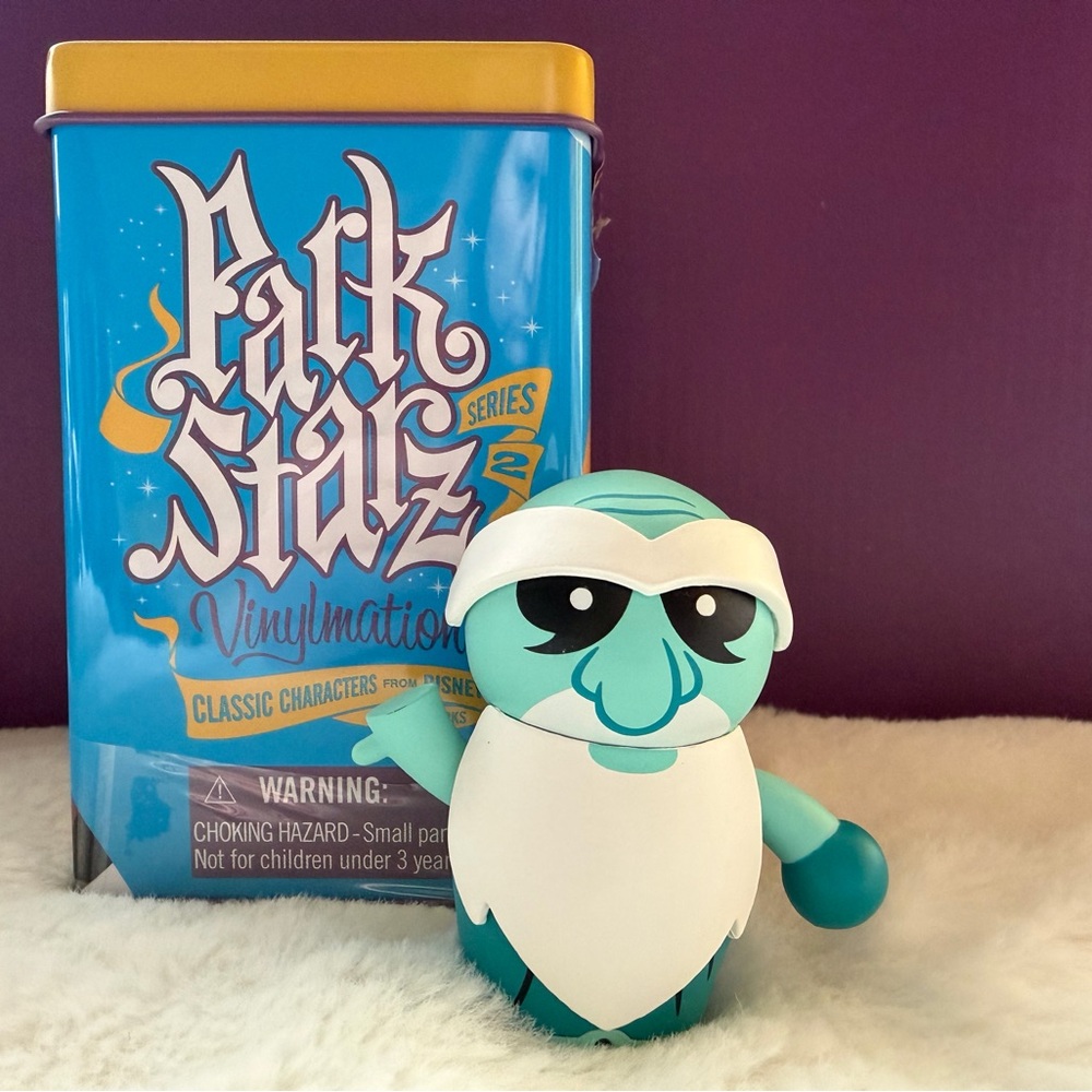 Disney Park Starz Series 2 Vinylmation - Gus from Haunted Mansion